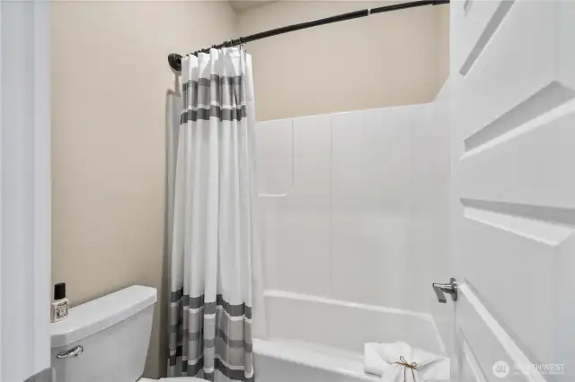 Upstairs full bath.