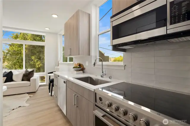 Photos are of a similar listing for illustrative purposes.