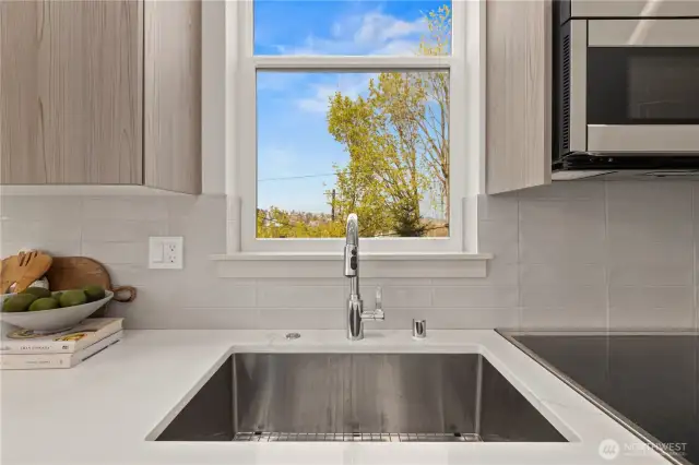 Photos are of a similar listing for illustrative purposes.