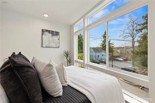 Photos are of a similar listing for illustrative purposes.