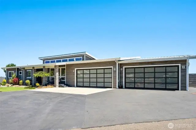 - THE BUILDERS INCREDIBLE CUSTOM HOME ON THE BAY -