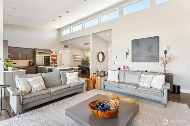 VAULTED CEILINGS + TRANSOM WINDOWS = WOW