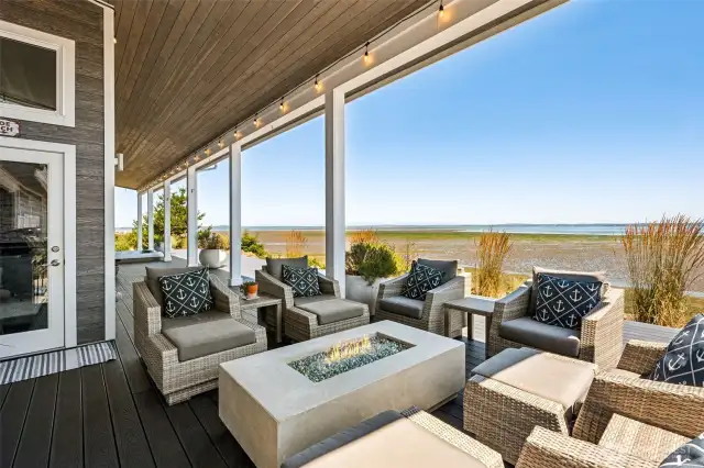 OUTDOOR LIVING ON THE BAY - AMAZING