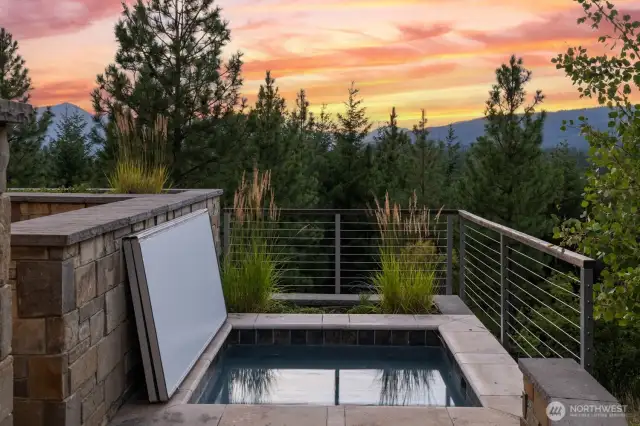 Built in Hot Tub
