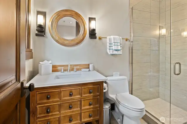 Upstairs Ensuite Bedroom Bathroom