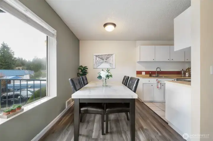 Large picture window in Dining area