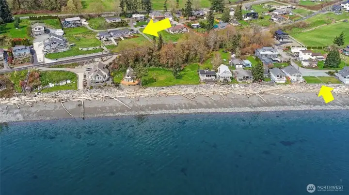 Located desirably close to the community beach, making it easy to enjoy the water anytime.