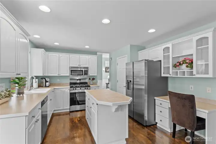 Such a lovely kitchen with all the most wanted features.