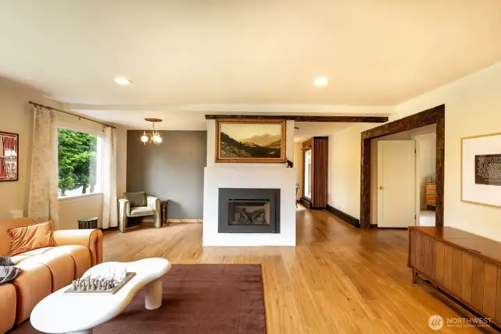 Stucco natural gas fireplace