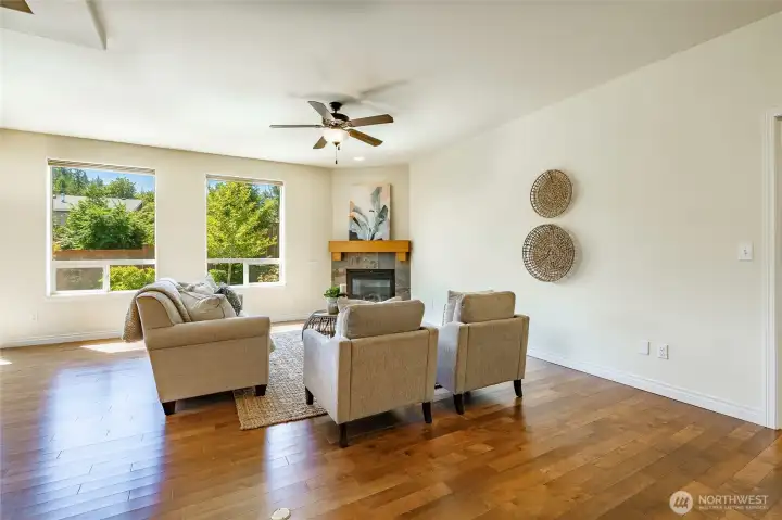 Open and bright, hardwood flooring, cozy gas fireplace Open and bright, hardwood flooring, cozy gas fireplace