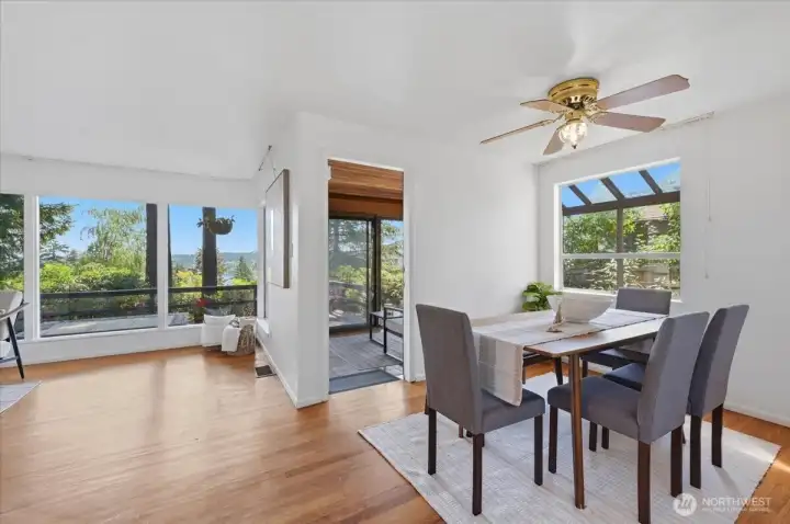 Floor to ceiling windows brings the lake views inside. Floor to ceiling windows brings the lake views inside.