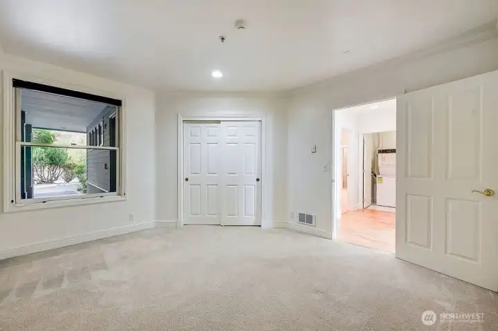 Second bedroom.