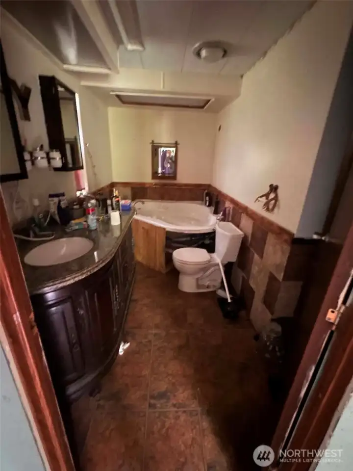 bath 2 bath 2