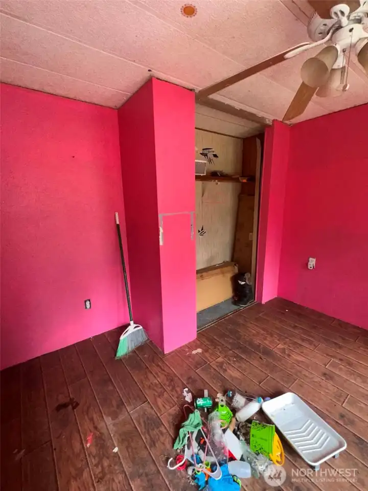bedroom bedroom
