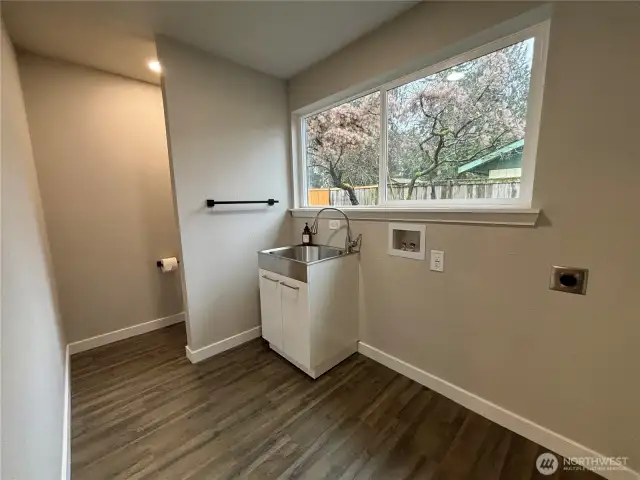 utility room/bathroom