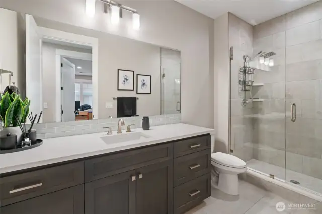 Hall bath with mud set tile shower
