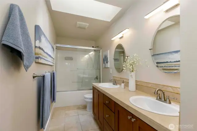 Upper Level Full Bathroom
