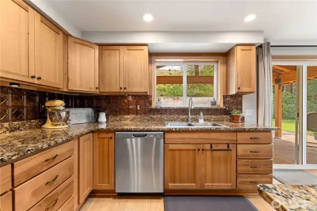 Kitchen w/Lots of Counter Space