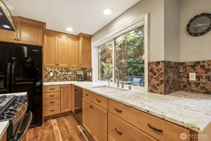 Copper accent backsplash