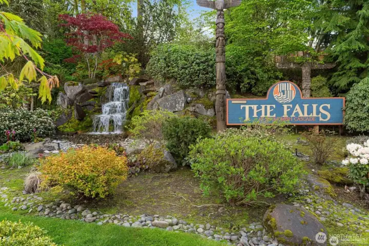 Desirable community of The Falls
