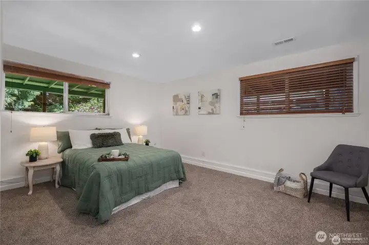 GUEST BED 1 | Huge room, King bed fits