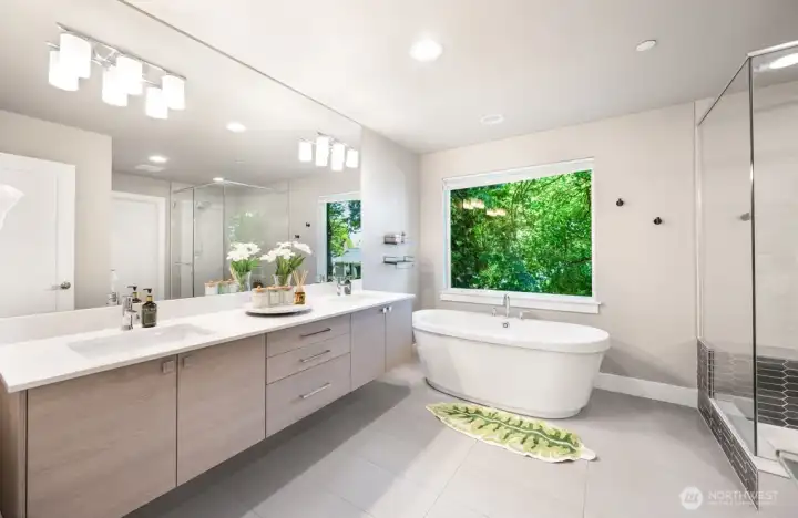 Primary ensuite bath