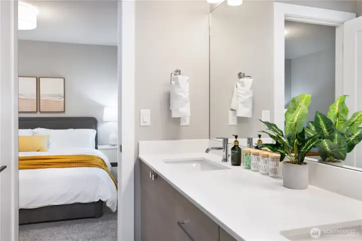 2nd bedroom Jack & Jill bath