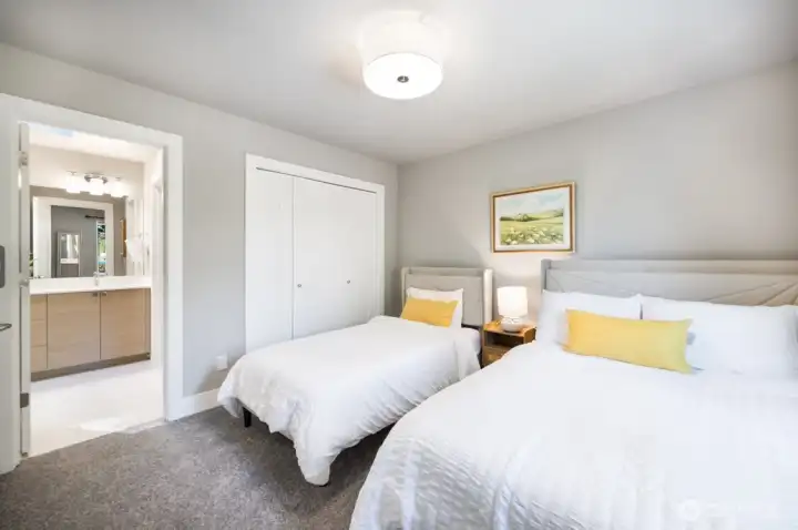 3rd bedroom Jack & Jill bath