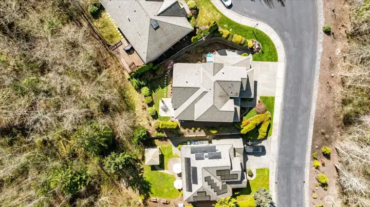 Enjoy the best of Mount Vernon living in this well-situated home