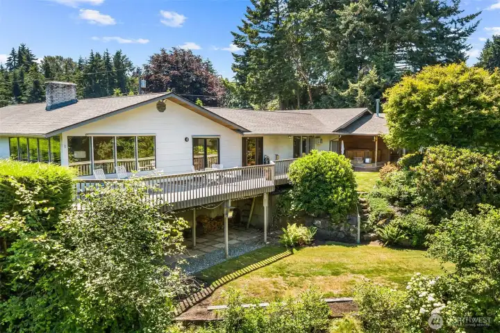 Like a vacation at home, plenty of indoor and outdoor living
