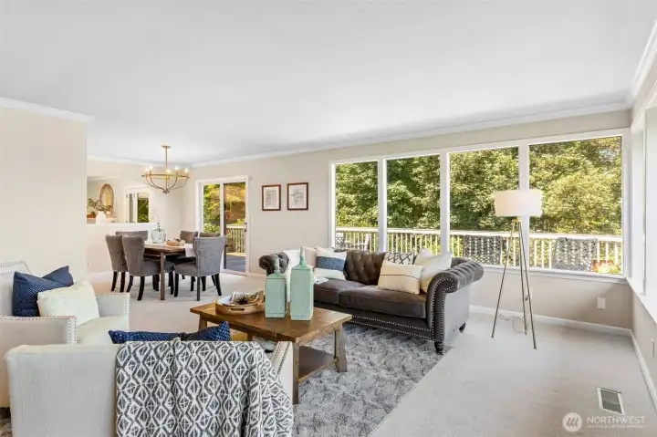 From the living room to the dining room, seamless living