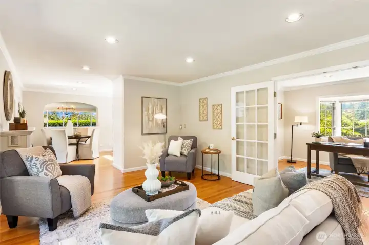 Another look at the flow of this casual living space