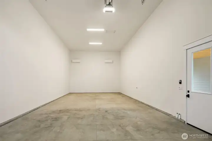 Heated RV Garage - 21 x 45', with 12 x 14' Door