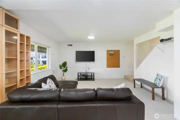 Another view of the studio and another large window for plenty of light.