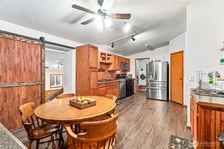 Huge eat-in kitchen