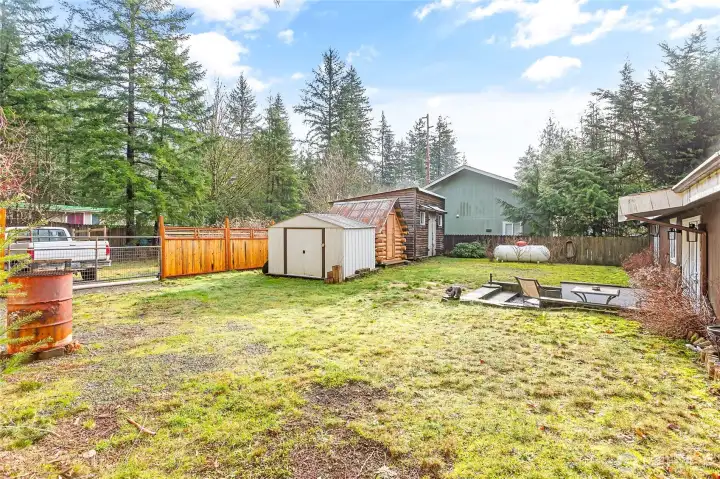 big fully fenced back yard