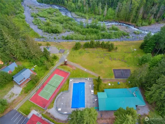 Mt Baker Rim Amenities including pickleball courts