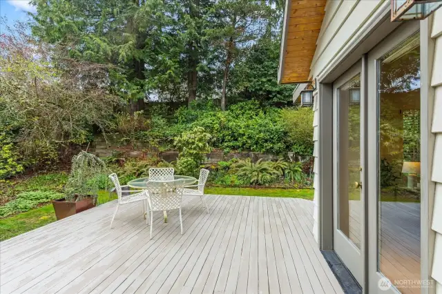 Deck off of the family room...
