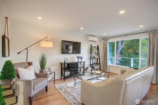 746 3rd St S, Kirkland