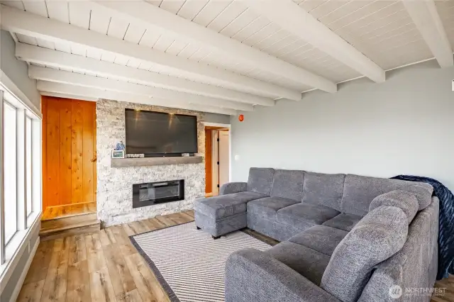 Sports viewing fire place area