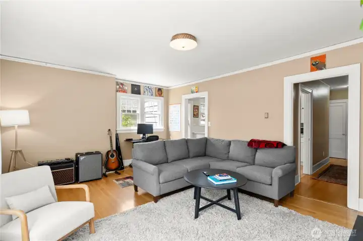Spacious Living room