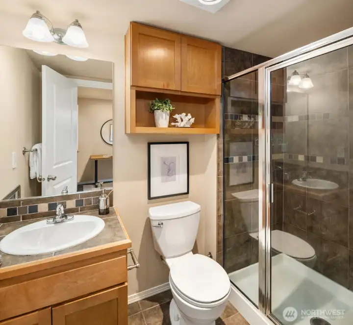 Convenient lower level 3/4 bath