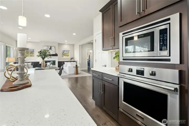 This kitchen is a chef's dream!