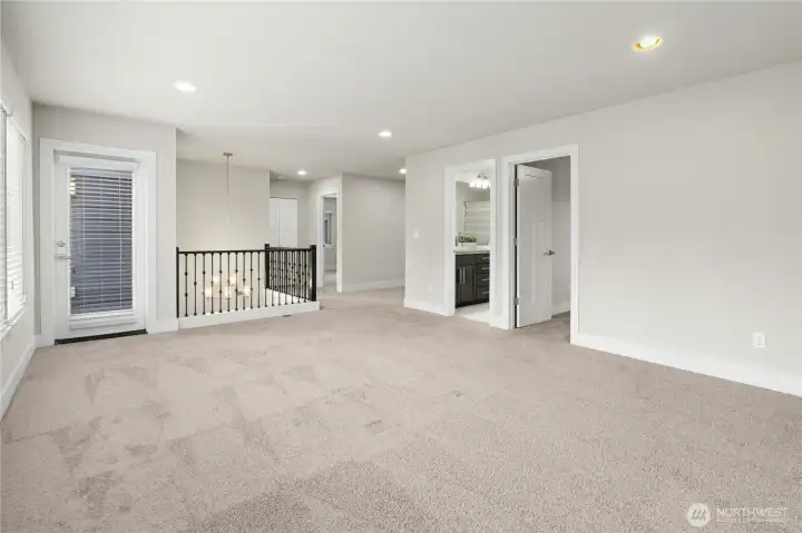 HUGE Bonus room area