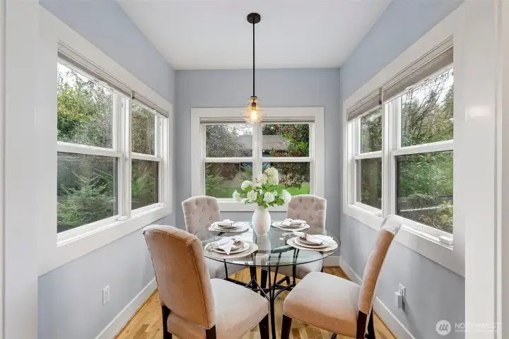 Kitchen eating area, plenty of spaces for entertaining