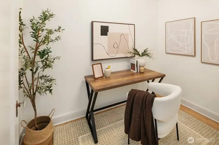 Originally a "dressing room" has no windows.