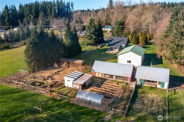 Fully fenced acreage—ready for animals of any size, this is the perfect hobby farm or peaceful country retreat.