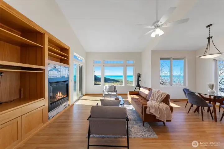 2337 West Beach Road living room w/ high ceilings and view