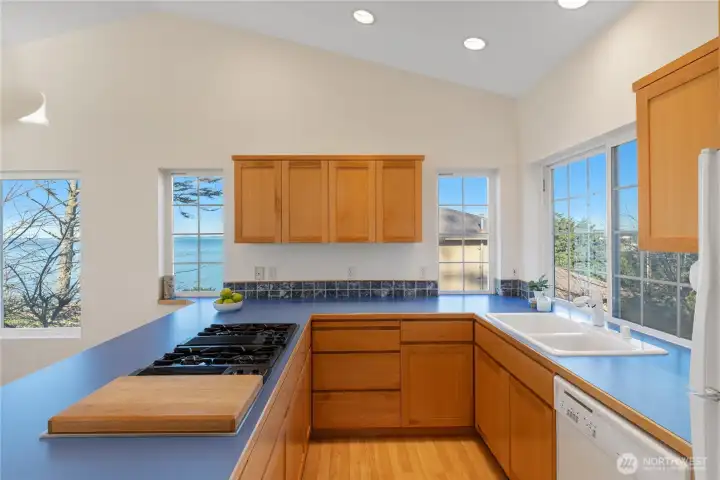 2337 West Beach Road kitchen