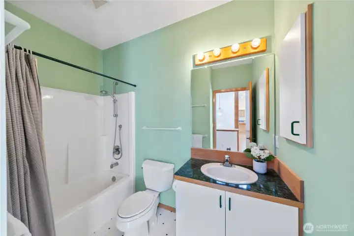 2337 West Beach Road bathroom